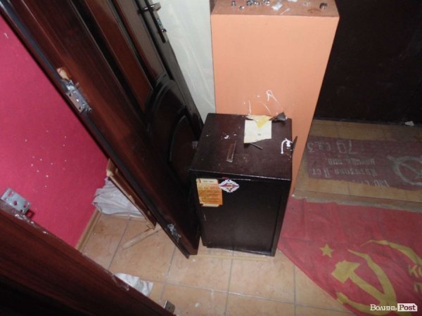 Зламаний сейф