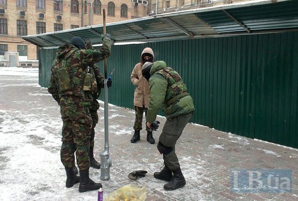 Самооборона Майдану змайструвала «картопляну гармату». ФОТО. ВІДЕО