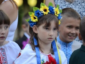 Привіт, школо: лучани викладають у соцмережі фото своїх першокласників