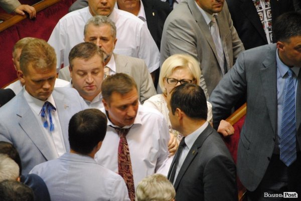 «Піт чола» волинських нардепів, або Рада перед канікулами. ФОТО