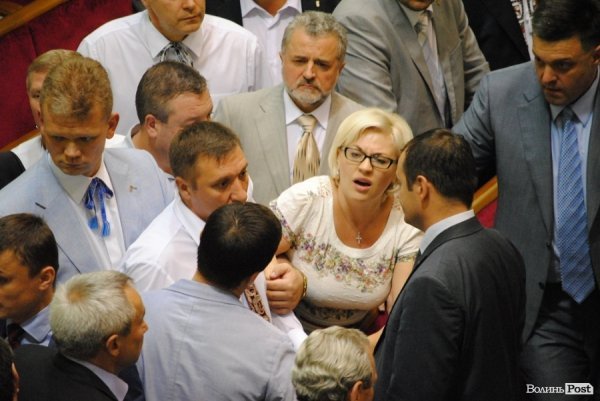 «Піт чола» волинських нардепів, або Рада перед канікулами. ФОТО