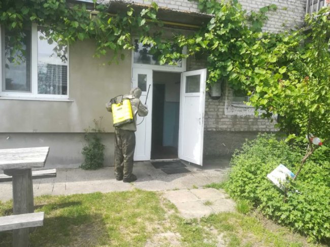 На Волині продовжують дезінфекцію будинків. ФОТО