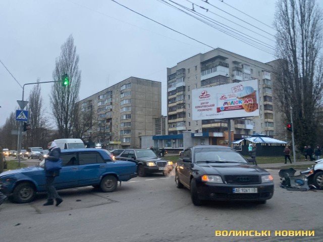 У Луцьку зіткнулися дві автівки. ФОТО