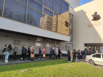 Як вакцинуватися у Луцьку і не стояти годинами в черзі. ВІДЕО