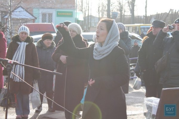 У Нововолинську колядують, щоб допомогти бійцям АТО. ФОТО