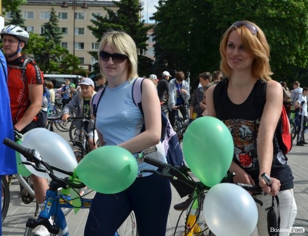 Велодень у Луцьку зібрав більше тисячі людей. ФОТО 
