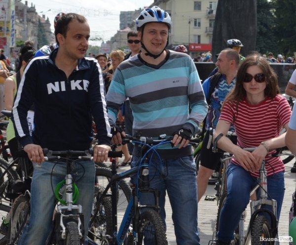 Велодень у Луцьку зібрав більше тисячі людей. ФОТО 