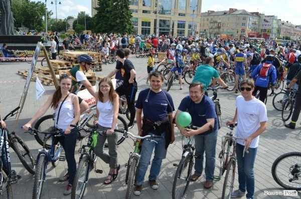 Велодень у Луцьку зібрав більше тисячі людей. ФОТО 