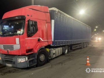 У Луцьку водій тягача збив жінку: як його покарали