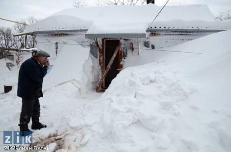 Трасу Київ-Чоп визволяють з-під снігу. ФОТО