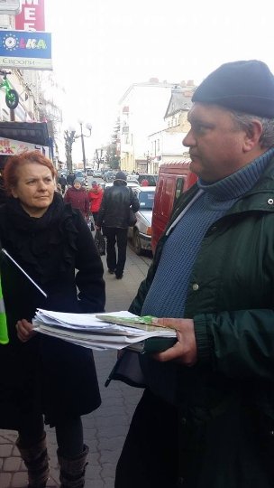 У Луцьку незаконно продавали косметику. ФОТО 