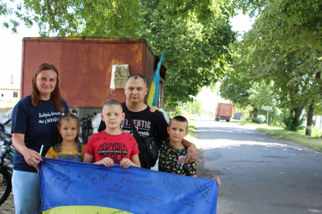 На Волині три дні працював дитячий блокпост: збирали гроші на авто для військових