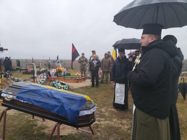 Скорботний день: на Волині попрощалися із воїном Олегом Патіюком