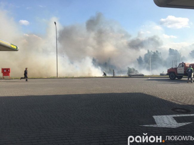 На Волині – пожежа біля заправки. ФОТО