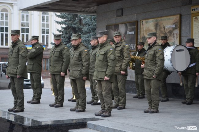 «Він захищав не лише свою сім‘ю»: у Луцьку попрощалися з Героєм. ФОТОРЕПОРТАЖ