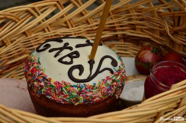 У Луцьку святять паску. ФОТО