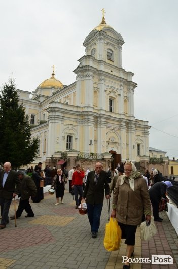 У Луцьку святять паску. ФОТО