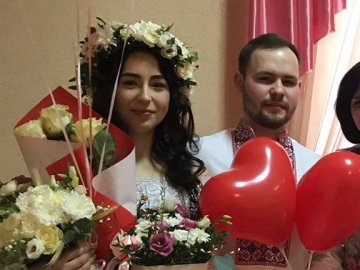 Розказали, скільки пар розписалися у День Валентина в Рожищі. ФОТО