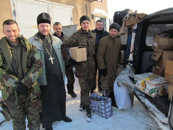 Волинські священики відвезли бійцям допомогу на 20 тисяч. ФОТО