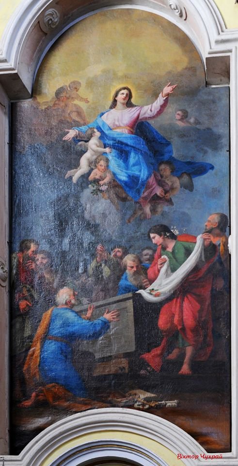 Волинський фотограф показав магію та красу костелу Петра і Павла. ФОТО