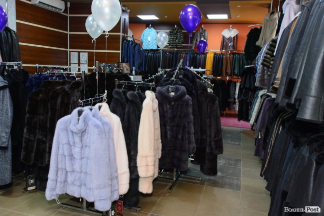 У магазині шкіри та хутра «Steel» у центрі Луцька пропонують шалені знижки*