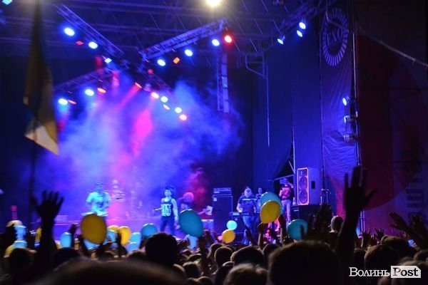 «Коломийка» про Путіна і ліричний флешмоб: «Скрябін» у Луцьку.ФОТО.ВІДЕО