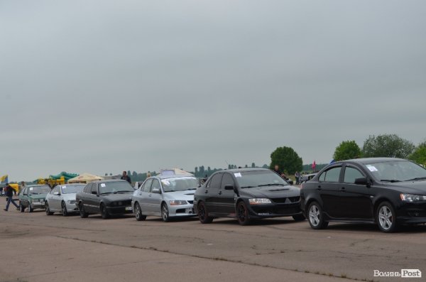 Під Луцьком визначили переможця з дрег-рейсінгу. ФОТО