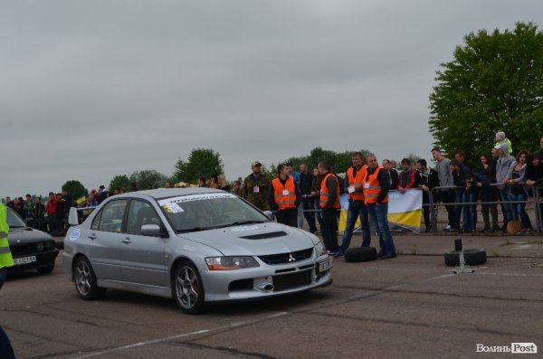 Під Луцьком визначили переможця з дрег-рейсінгу. ФОТО