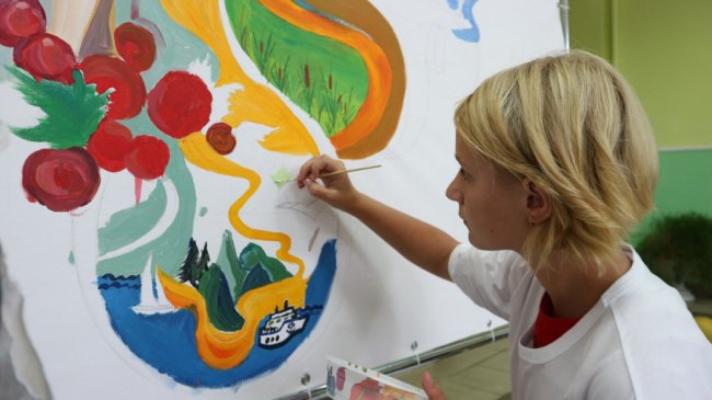 Молодь Підгайцівської громади розробила малюнок муралу з нагоди 30-річчя України. ФОТО