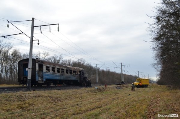 На Волині поїзд влетів у вантажівку і загорівся: подробиці аварії. ФОТО