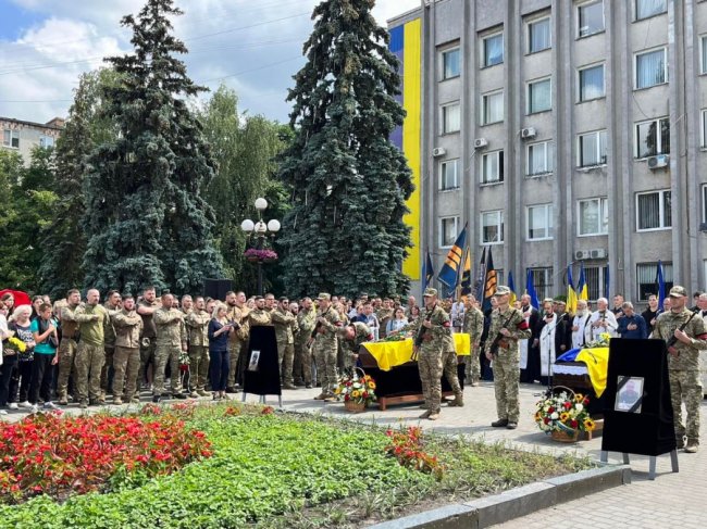 На Волині попрощалися з двома Героями – Олександром Філоном та Русланом Ілюшиком. ФОТО