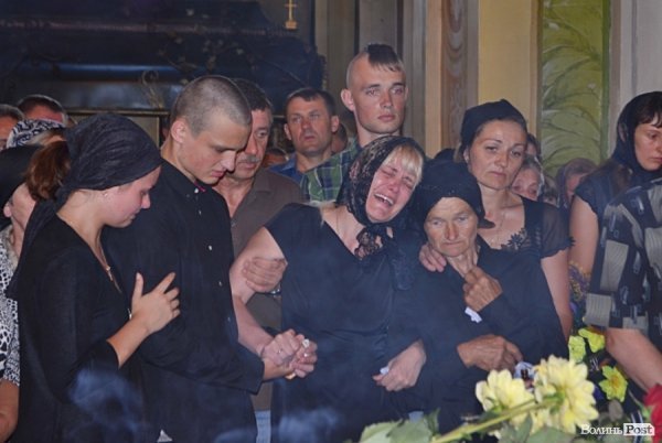 У Луцьку прощалися з загиблим «айдарівцем». ФОТО