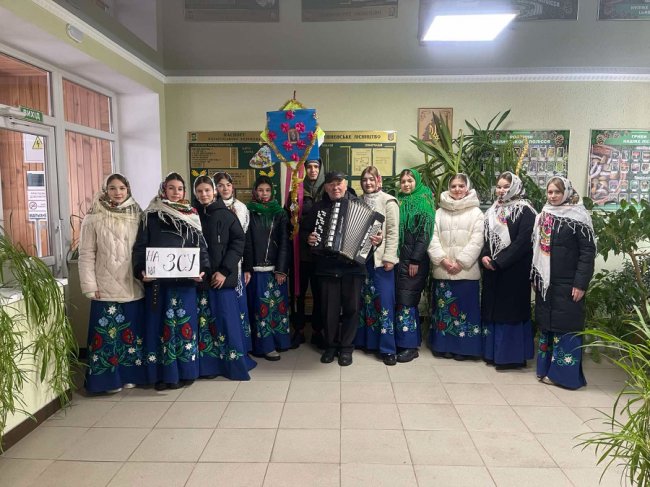 «Аж голоси сіли»: волинські колядники зібрали 700 тисяч для ЗСУ