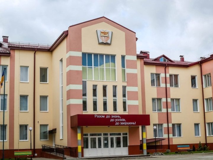 Генератори не перекривають потреб: як луцькі школи справляються без світла