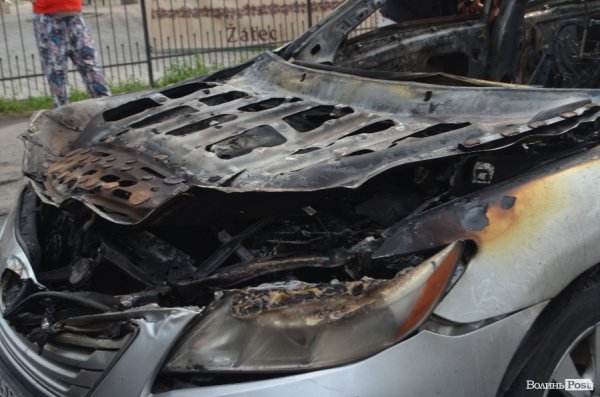У Луцьку вщент згорів автомобіль.ФОТО