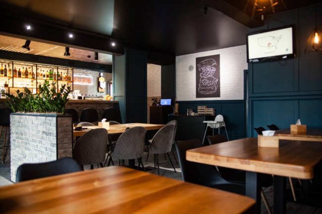 Локація, де смачно і красиво: чому варто піти у «Пай&Бургер» в центрі Луцька*