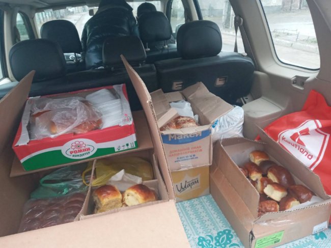 Про «знамениті плащі з Лукова», або Історія волонтерства однієї волинської громади