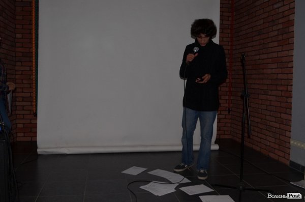 «Двоє на одного»: поетичні читання в Луцьку. ФОТО