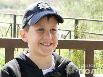 Передав 22 бронежилети і тепловізор: як 11-річний Максим з Покровська підробляє заради ЗСУ