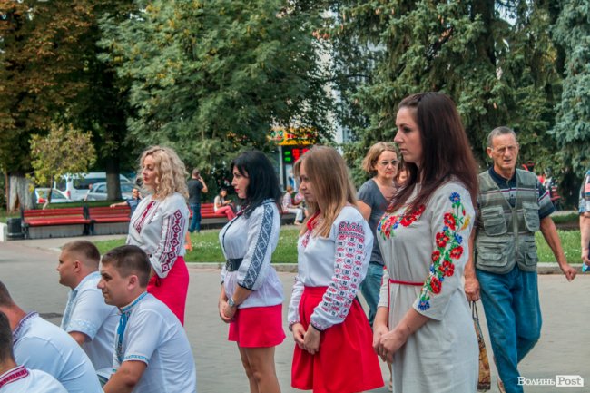 Ми повинні пам’ятати: працівники луцького «Мотору» вшанували полеглих Героїв