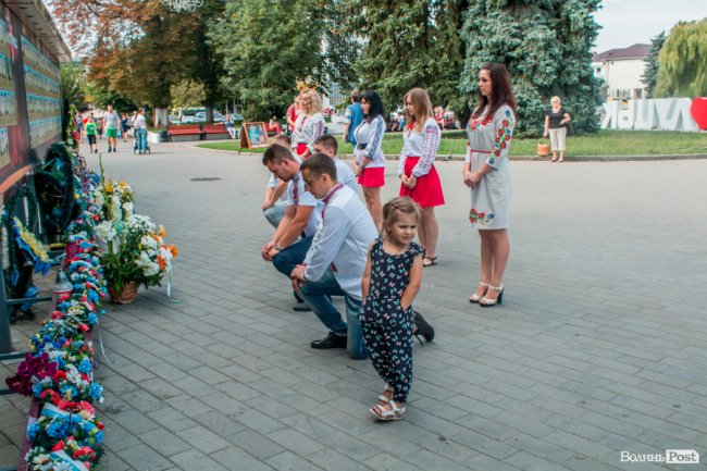 Ми повинні пам’ятати: працівники луцького «Мотору» вшанували полеглих Героїв