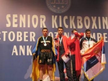 Срібним призером чемпіонату Європи з кікбоксингу став волинянин. ФОТО