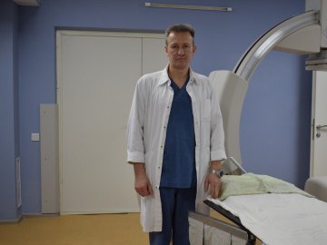 У луцькій лікарні роблять складні операції на судинах без розрізів. ВІДЕО