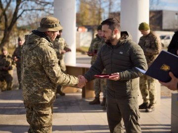 Зеленський нагородив волинянина, який звільняв Херсонщину. ФОТО