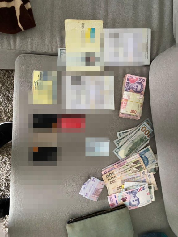 Свої послуги оцінювала у 5500 доларів: 26-річна волинянка переправляла ухилянтів за кордон