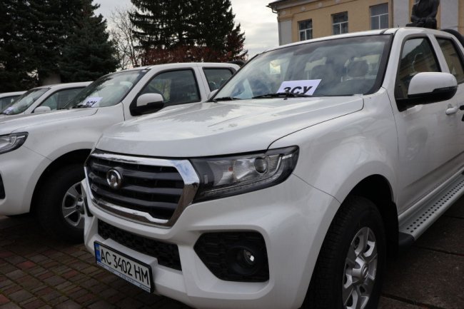Військові, які захищають критичну інфраструктуру Волині, отримали 15 автівок. ФОТО, ВІДЕО