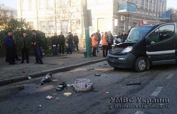 ДТП на Волині: авто зіткнулося з трактором. ФОТО