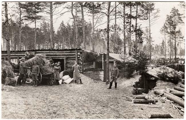 Легіонери та кінотеатр для військових: Волинь на столітніх світлинах