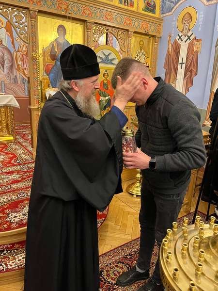 До луцьких храмів ПЦУ везуть Благодатний вогонь. ФОТО