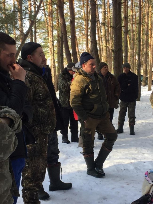 На волинському озері рибалки змагалися за першість у підльодному лові. ФОТО